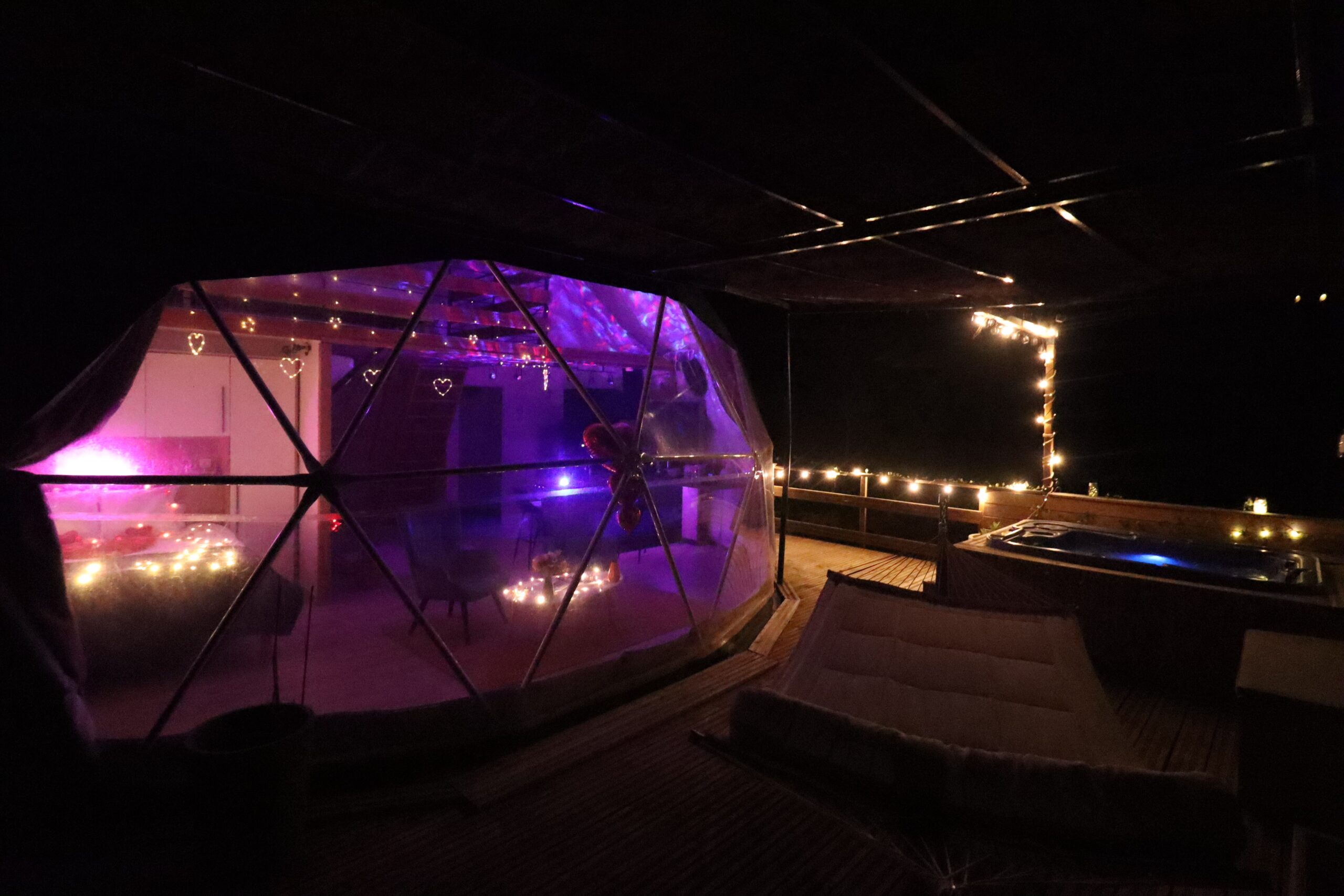 Dôme insolite La Bulle d'Amour avec jacuzzi privatif en Occitanie — Le Secret des Cigales